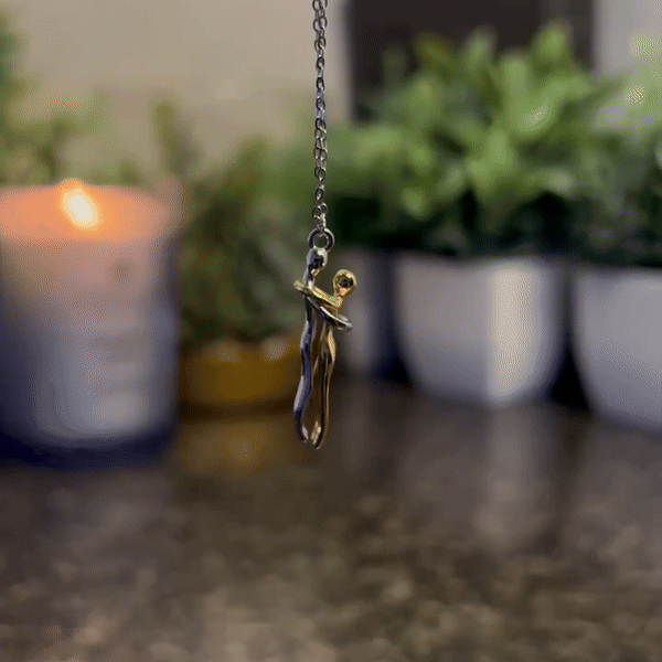LoveLink Necklace Close-Up